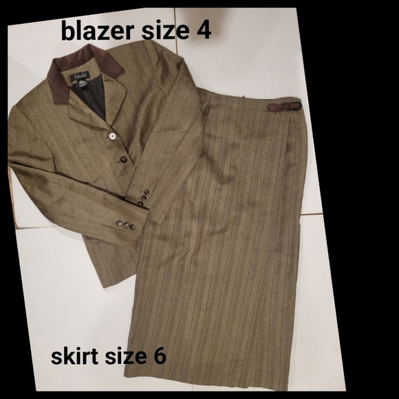 Rafaella 100% pure wool skirt suit set - Picture 9 of 11